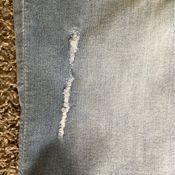 Democracy Absolution Light Wash Distressed Denim Bermuda Shorts Size 4 - Picture 6 of 13